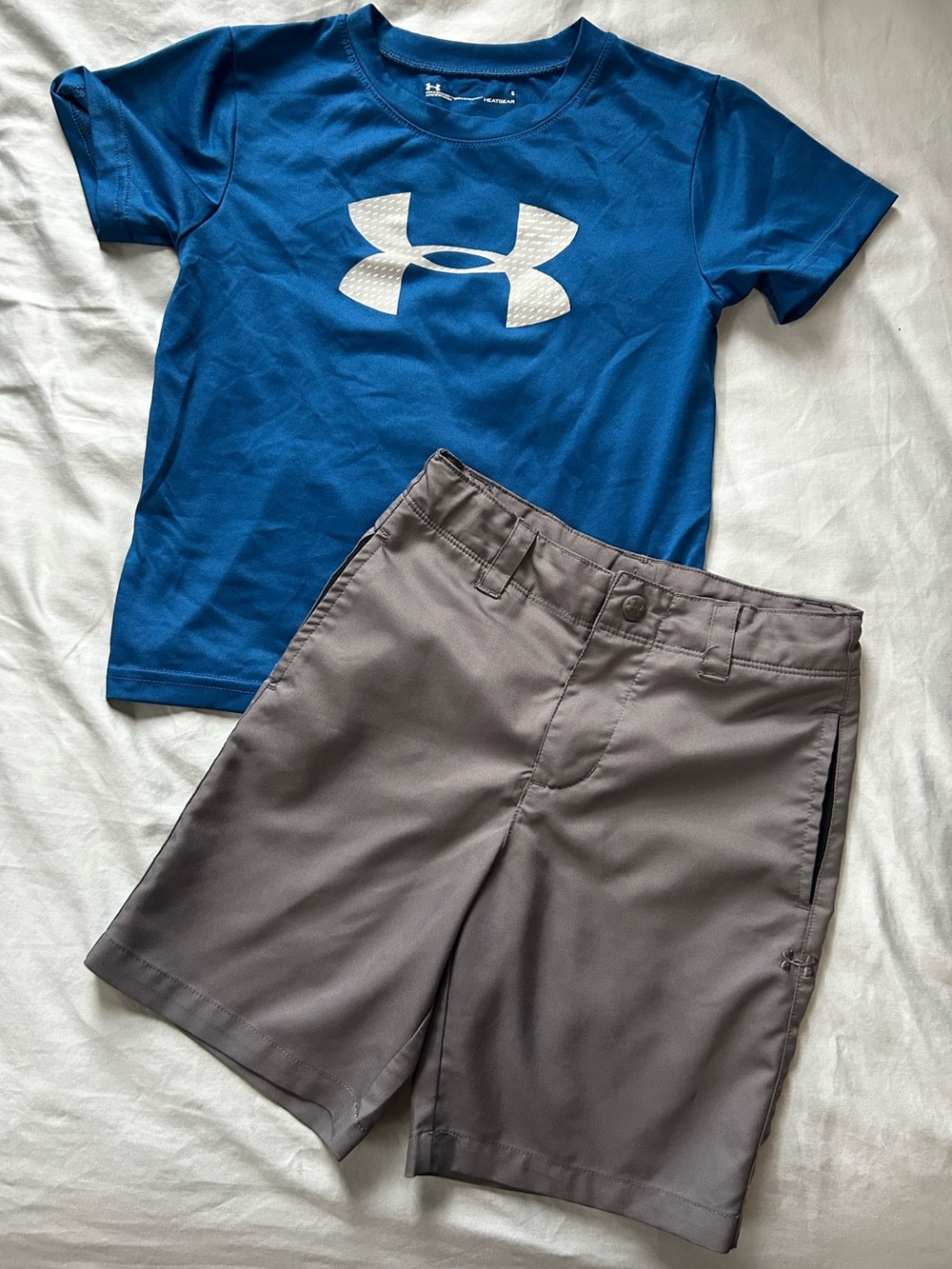 Under Armour Boys Blue HEATGEAR Tee with Gray UA Shorts size 5